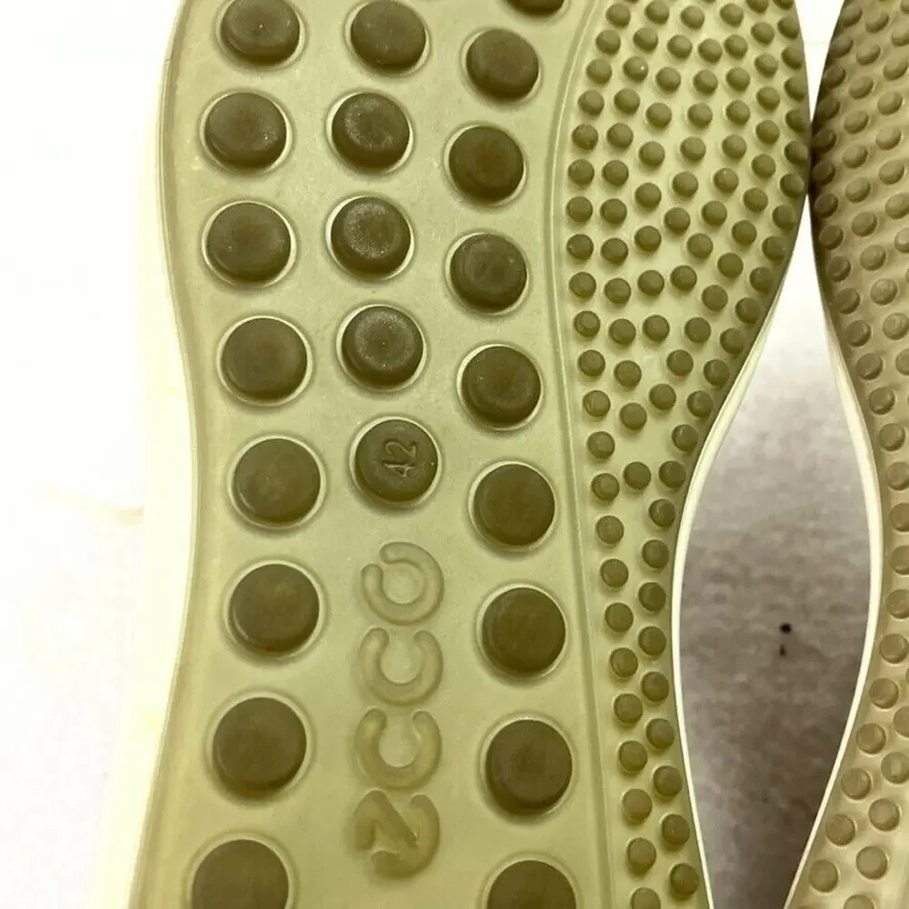 ECCO Sneakers Men's Size 8 Brown Nubuck Leather Breathable Perforated 7 Runner